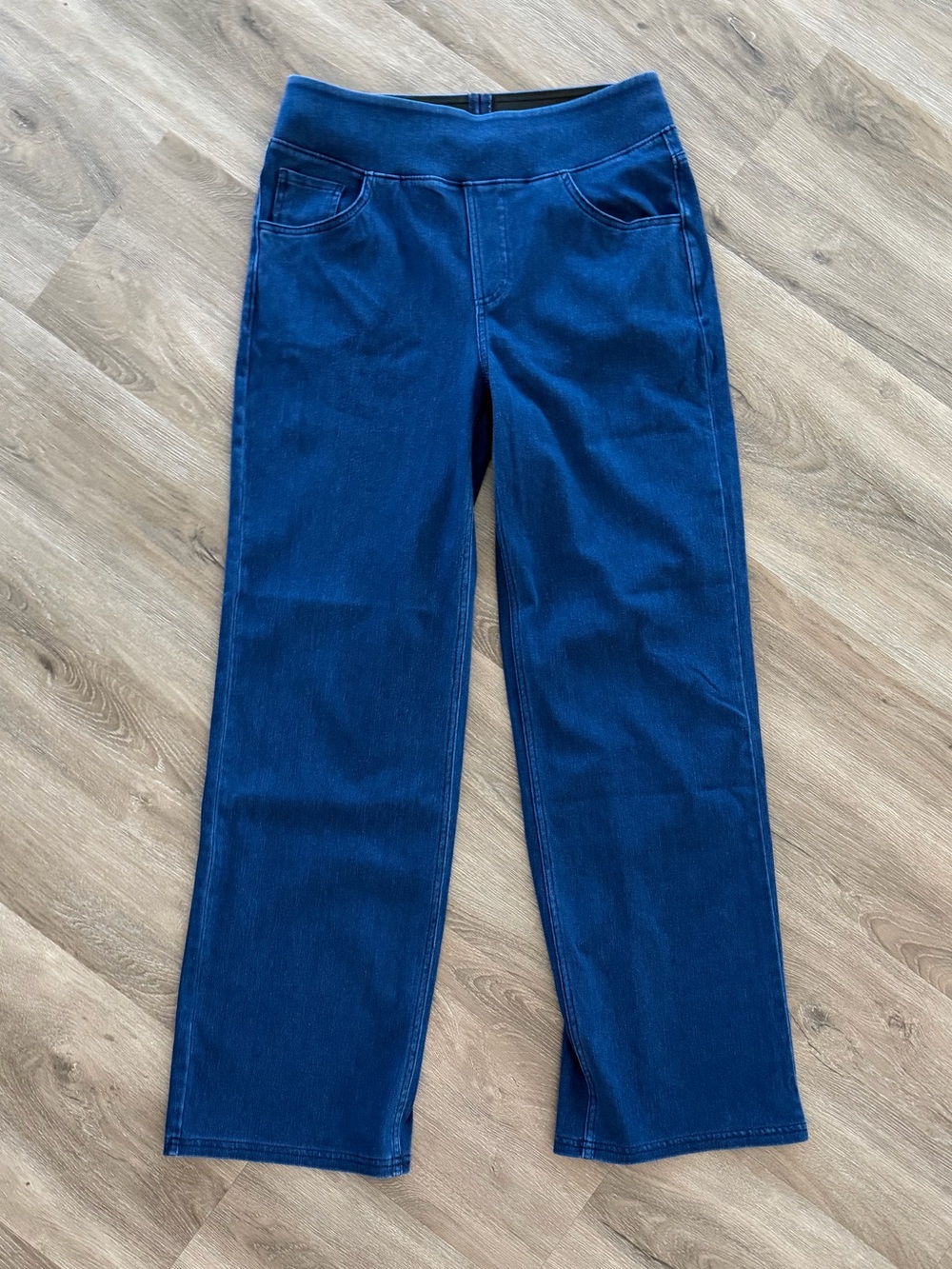 Halara Pull-On Stretchy Straight Jeans NWT